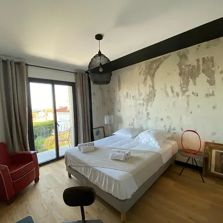 Maison Des Baux Arts Vue Mer Affittacamere *